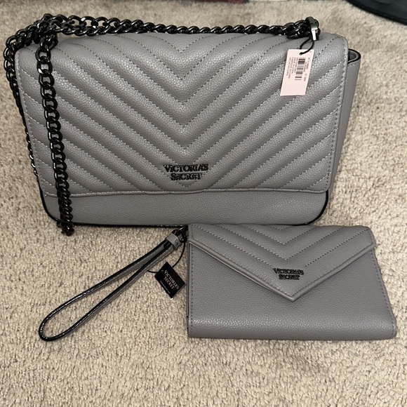 Victoria’s Secret V-Quilt Cain Crossbody Shoulder Bag and Wallet Wristlet NWT - Picture 1 of 16